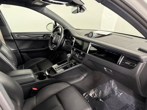Certified 2023 Porsche Macan S AWD/4WD image 15