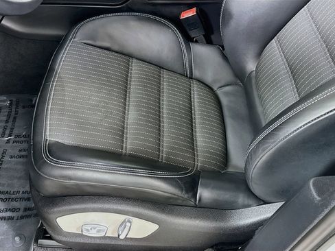 Certified 2024 Porsche Macan Turbo AWD/4WD image 12