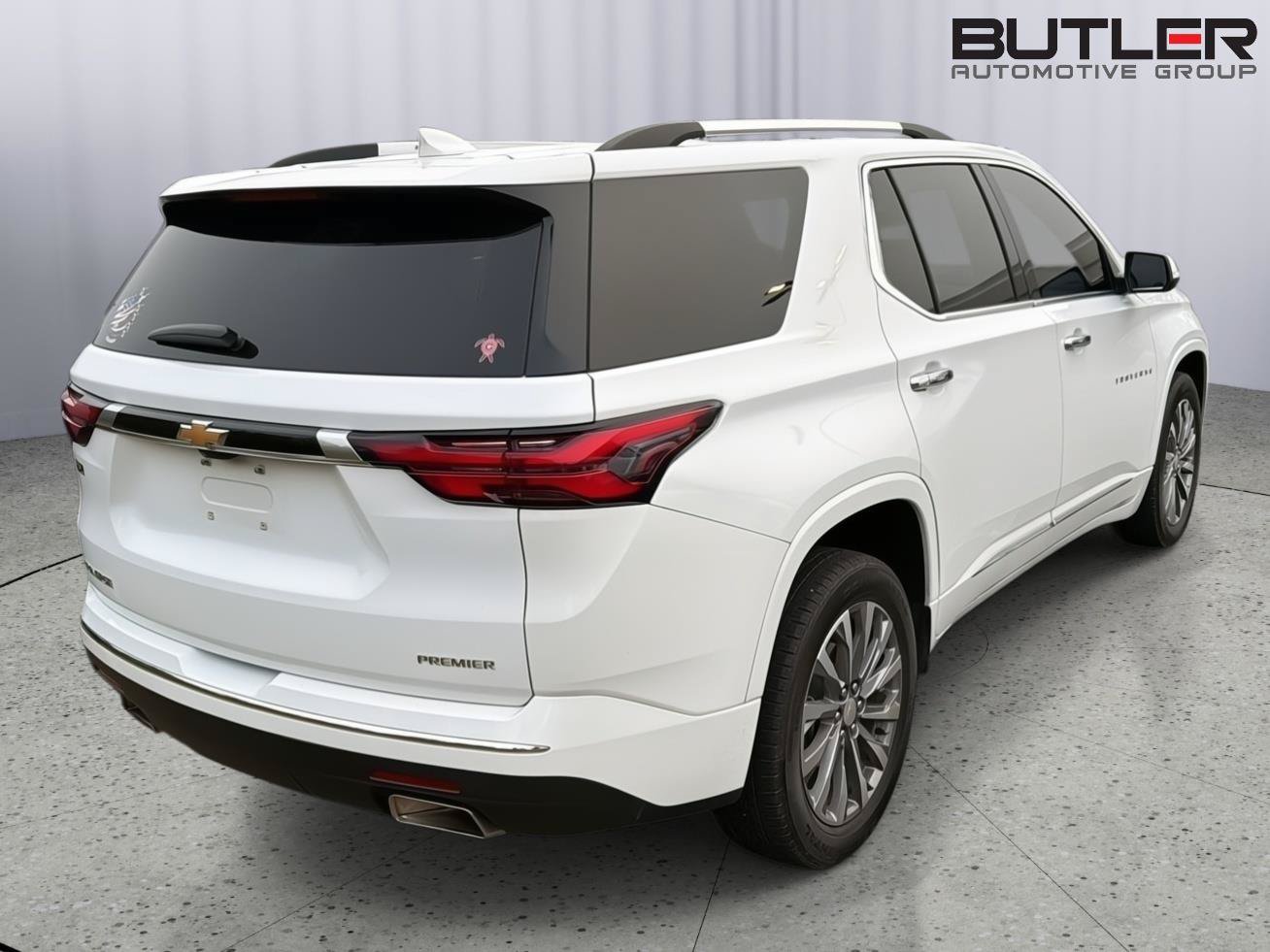 Used 2023 Chevrolet Traverse Premier FWD image 8