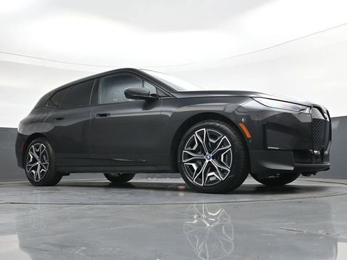 Used 2022 BMW iX xDrive50 AWD/4WD image 28