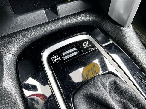 Certified 2024 Toyota Corolla Cross SE image 33