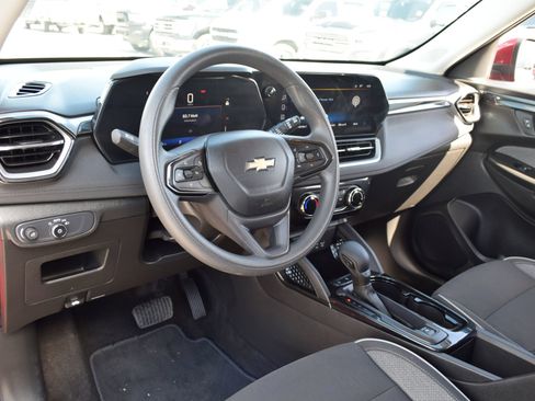 Used 2024 Chevrolet TrailBlazer LT FWD image 15