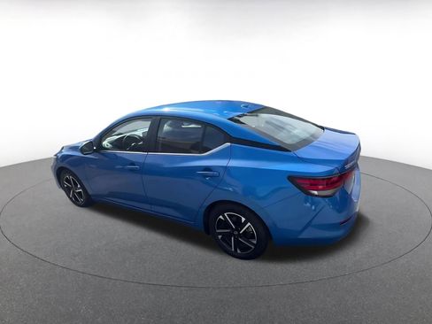 Used 2025 Nissan Sentra SV image 10