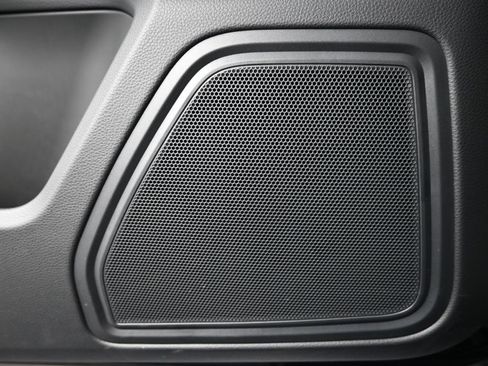 Certified 2026 Porsche Macan AWD/4WD image 17