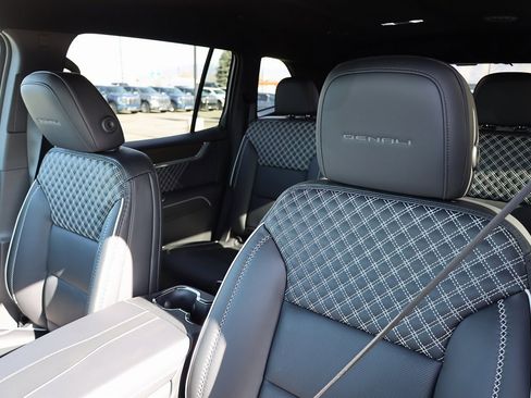 New 2026 GMC Acadia Denali w/ Super Cruise Package image 16