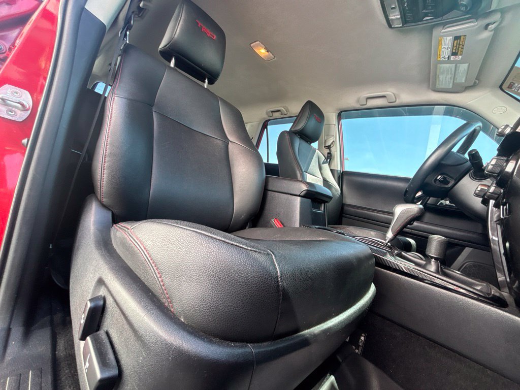 Used 2020 Toyota 4Runner TRD Off-Road Premium AWD/4WD image 25