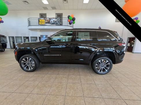 New 2025 Jeep Grand Cherokee Overland w/ Luxury Tech Group IV AWD/4WD image 6