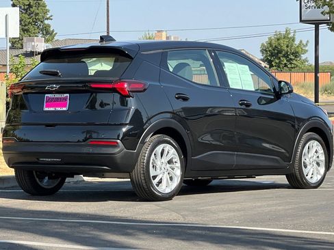 Used 2027 Chevrolet Bolt LT w/ Comfort Package FWD image 4