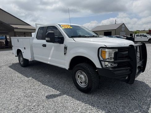 Used 2017 Ford F250 XL w/ Power Equipment Group AWD/4WD image 2