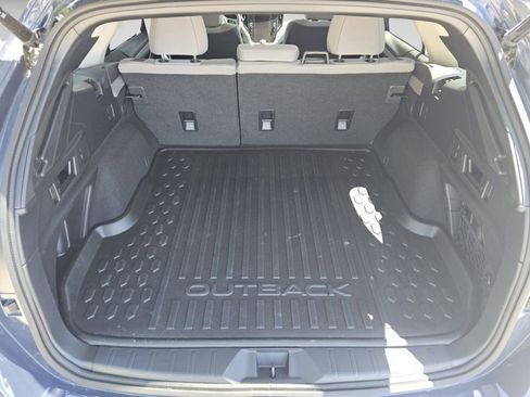 Used 2025 Subaru Outback Premium AWD/4WD image 28