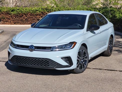 Used 2025 Volkswagen Jetta Sport FWD image 1
