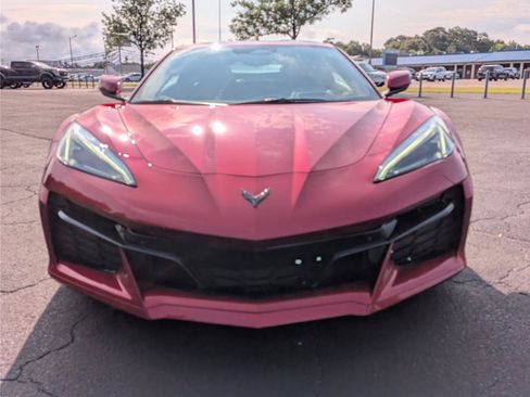 Used 2024 Chevrolet Corvette Z06 RWD image 8