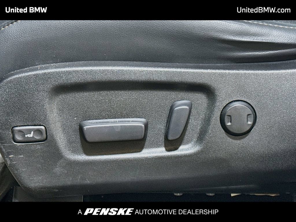 Used 2016 Toyota Highlander XLE FWD image 11