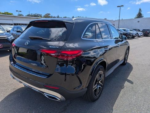 Used 2024 Mercedes-Benz GLC 300 4MATIC image 5