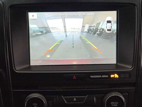 Used 2017 Ford Explorer XLT w/ Equipment Group 201A image 17