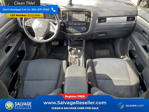 Used 2014 Mitsubishi Outlander SE image 11