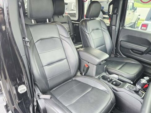 Used 2020 Jeep Wrangler Unlimited Sahara AWD/4WD image 14