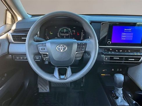 Used 2025 Toyota Camry LE image 8