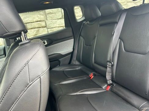 Used 2024 Jeep Compass Latitude AWD/4WD image 9