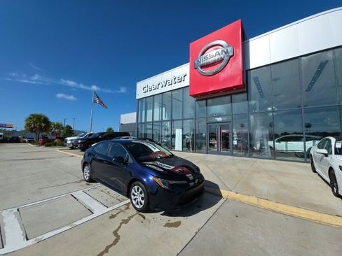 Used 2024 Toyota Corolla LE image 1