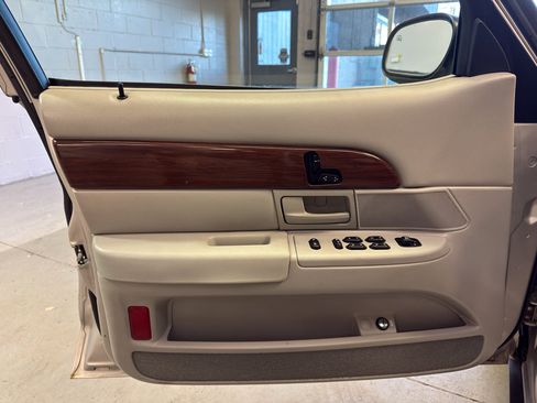 Used 2004 Mercury Grand Marquis LS RWD image 13