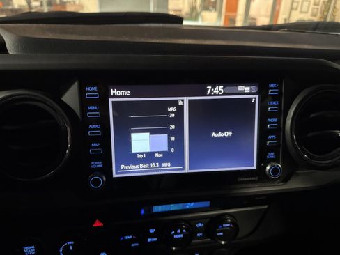 Used 2022 Toyota Tacoma TRD Off-Road image 12