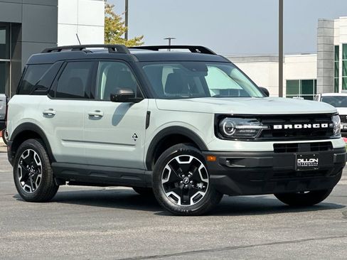 Used 2022 Ford Bronco Sport Outer Banks w/ Tech Package AWD/4WD image 1