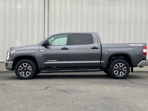 Used 2018 Toyota Tundra SR5 image 8