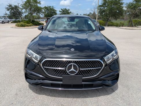 Used 2025 Mercedes-Benz E 350 4MATIC Sedan w/ Winter Package image 9