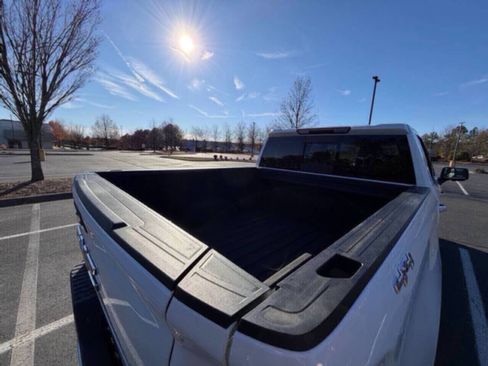 Used 2019 GMC Sierra 1500 SLT image 15