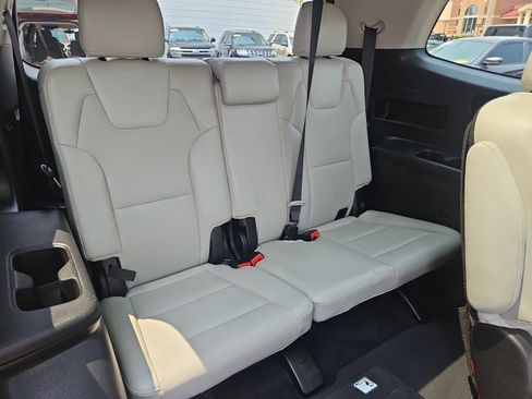 Used 2020 Kia Telluride SX w/ Towing Package FWD image 24