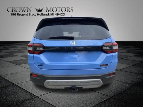 Used 2025 Honda Pilot TrailSport image 12