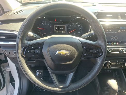 Used 2023 Chevrolet TrailBlazer LT w/ Convenience Package AWD/4WD image 18