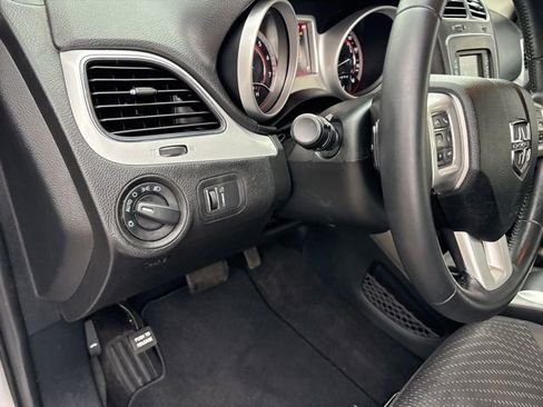 Used 2018 Dodge Journey SE w/ Blacktop Package FWD image 22
