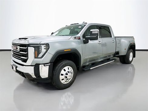 New 2026 GMC Sierra 3500 SLT image 3