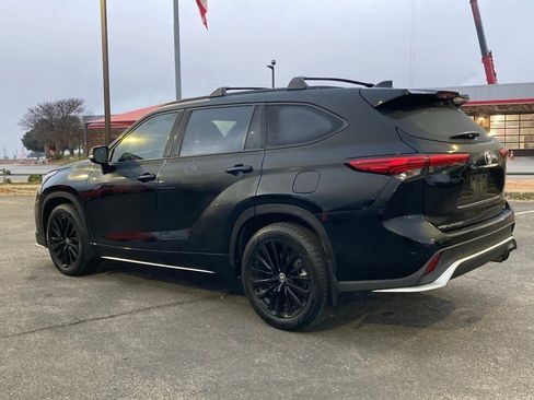Used 2023 Toyota Highlander XSE image 7