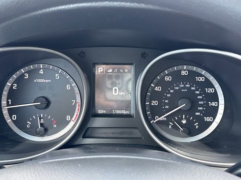Used 2018 Hyundai Santa Fe Sport FWD image 17