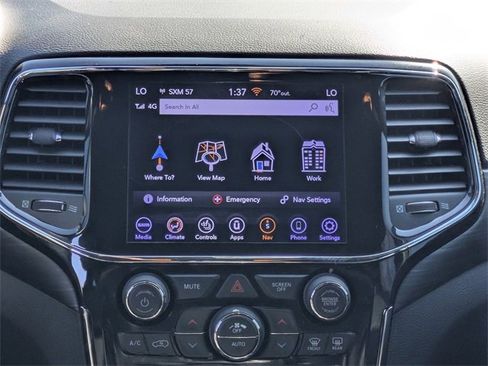 Used 2021 Jeep Grand Cherokee Laredo X image 19