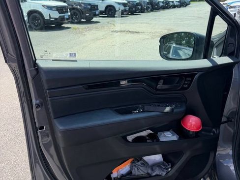 Used 2025 Honda Odyssey Touring image 13