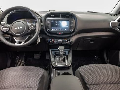 Used 2025 Kia Soul LX w/ LX Technology Package FWD image 25