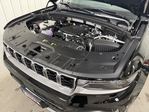 New 2026 Jeep Grand Cherokee Limited AWD/4WD image 18