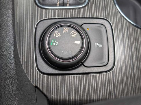 Used 2017 GMC Acadia SLT AWD/4WD image 27