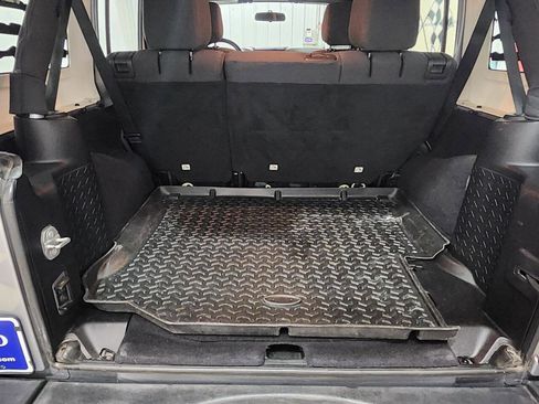 Used 2015 Jeep Wrangler Unlimited Sport w/ Connectivity Group image 16