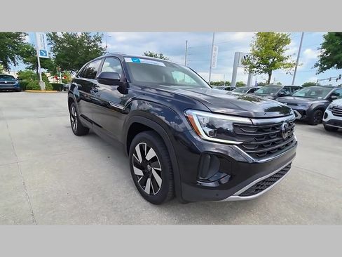 Used 2025 Volkswagen Atlas Cross Sport SE FWD image 34