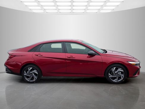 New 2025 Hyundai Elantra Sport image 6