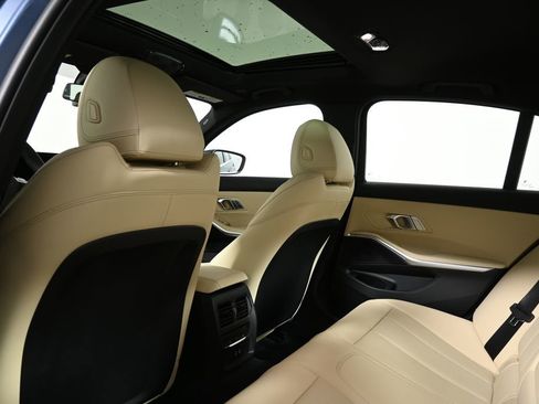 Used 2026 BMW 330i xDrive Sedan w/ Premium Package image 32