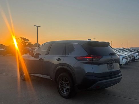 Used 2023 Nissan Rogue S FWD image 15