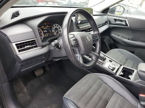 Used 2023 Mitsubishi Outlander SE Black Edition image 17