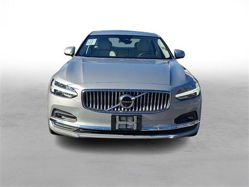 Used 2023 Volvo S90 B6 Plus image 2