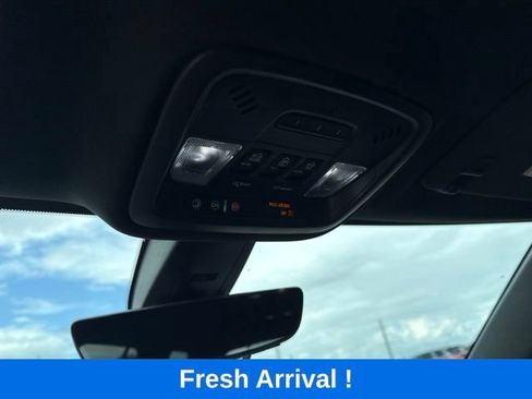 Used 2023 Chevrolet Traverse High Country FWD image 10
